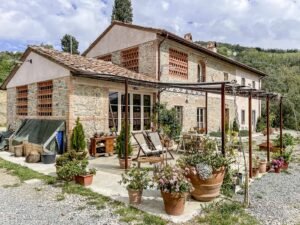 Stone house villa in Vecchiano Tuscany