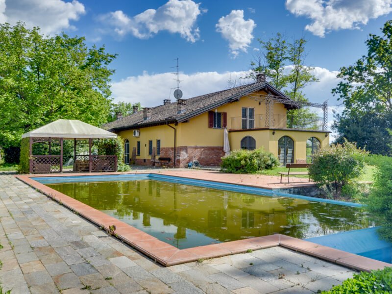 Villa in Peidmont with view and pool by Italian Hillside