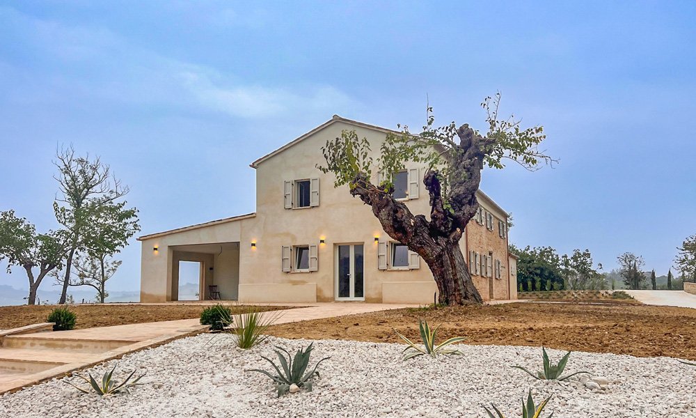 Panoramic farmhouse with stunning countryside views in Le Marche, presented by Italian Hillside Real Estate.