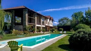 Elegant historical villa with private park and pool near Acqui Terme, Italy, presented by Italian Hillside agency.