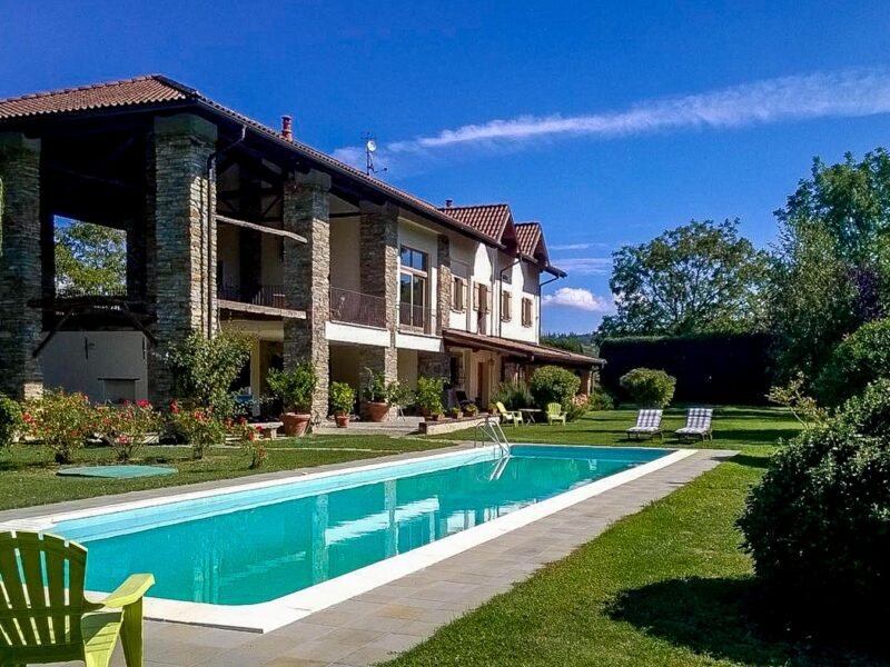 Elegant historical villa with private park and pool near Acqui Terme, Italy, presented by Italian Hillside agency.