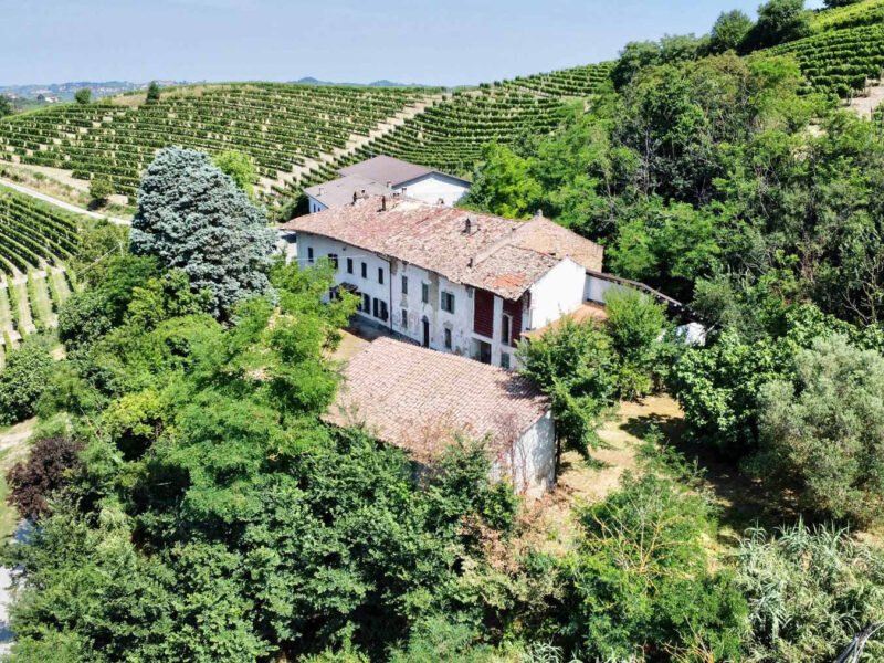 Historic farmhouse in Calamandrana Monferrato with Italian Hillside Real Estate