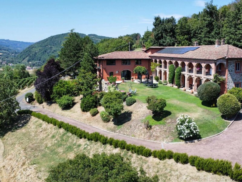 Stone farmhouse for sale in Monastero Bormida by Italian Hillside real estate agency