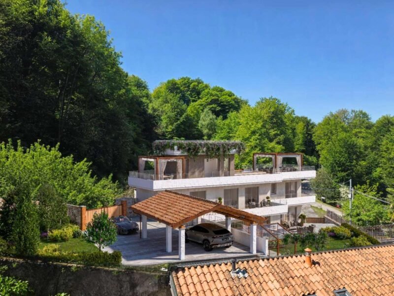 Luxury villa for sale in Stresa Lake Maggiore with Italian Hillside Real Estate