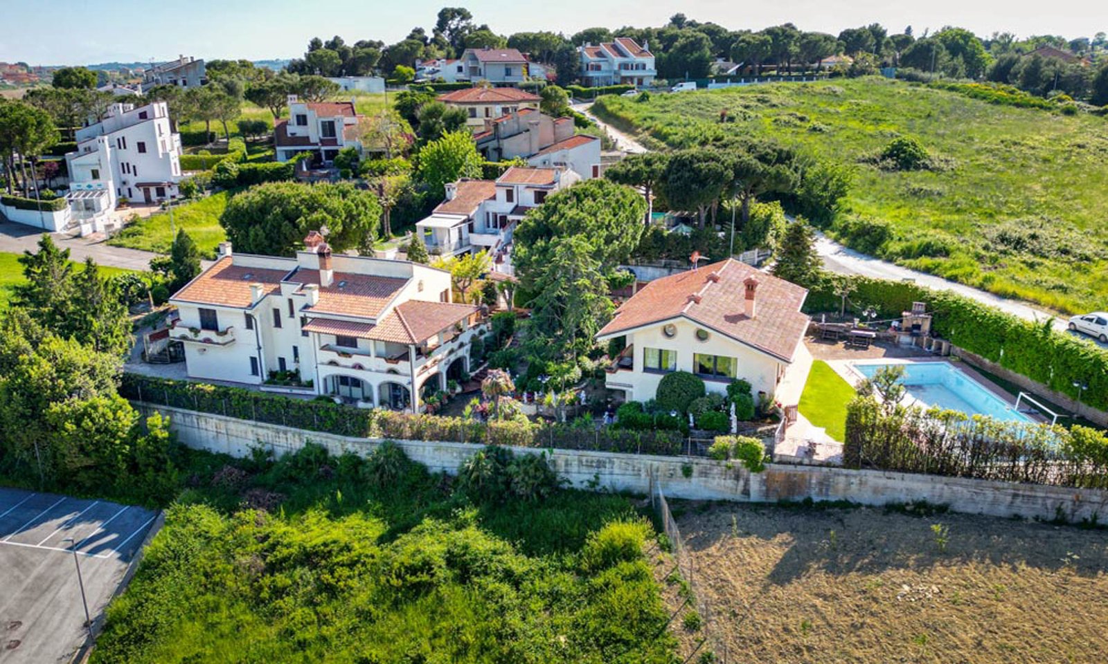 Sea view villa with pool for sale in Potenza Picena by Italian Hillside Real Estate