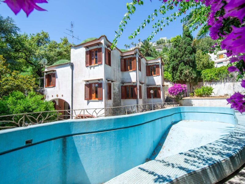 Independent sea view villa with swimming pool in Vietri sul Mare on the Amalfi Coast – Italian Hillside
