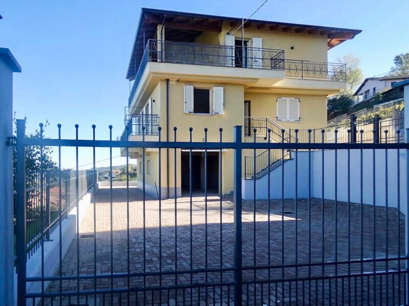 Renovated panoramic villa in Cassinasco with private garden – Italian Hillside property for sale italy