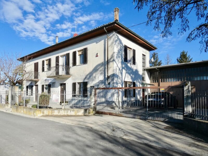 Traditional farmhouse with vineyard views and winery space in San Marzano Oliveto – Italian Hillside property for sale italy