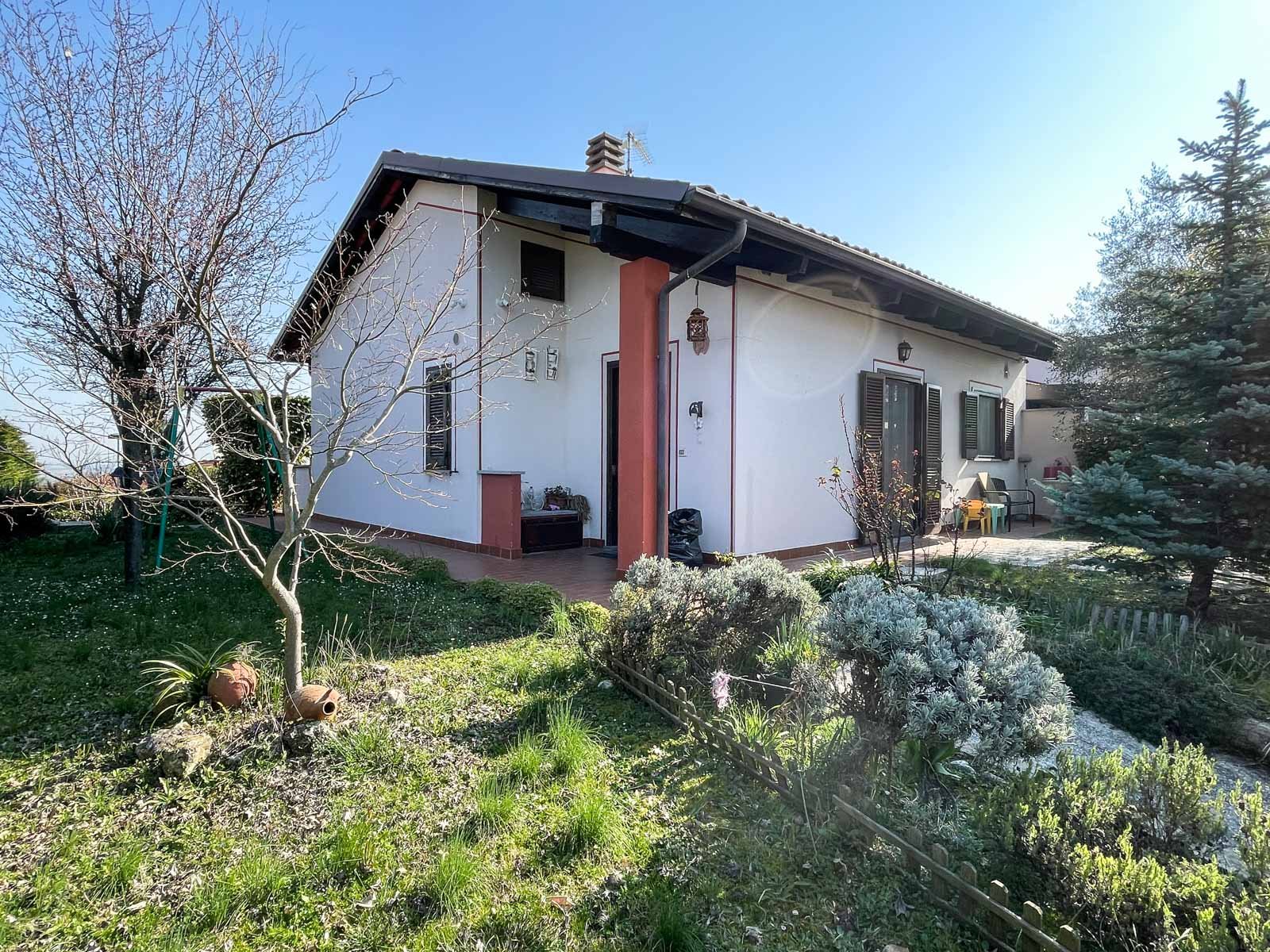 Independent villa with garden and terrace in San Marzano Oliveto – Italian Hillside property for sale italy